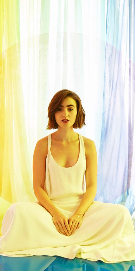 Phone wallpaper: English, Brunette, Celebrity, Short Hair, Actress, Lily Collins free download