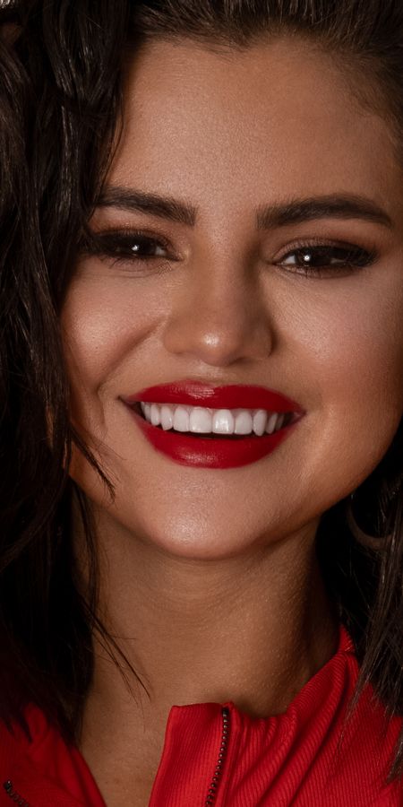 Phone wallpaper: Music, Selena Gomez, Smile, Singer, Face, American, Brown Eyes, Black Hair, Short Hair, Lipstick free download