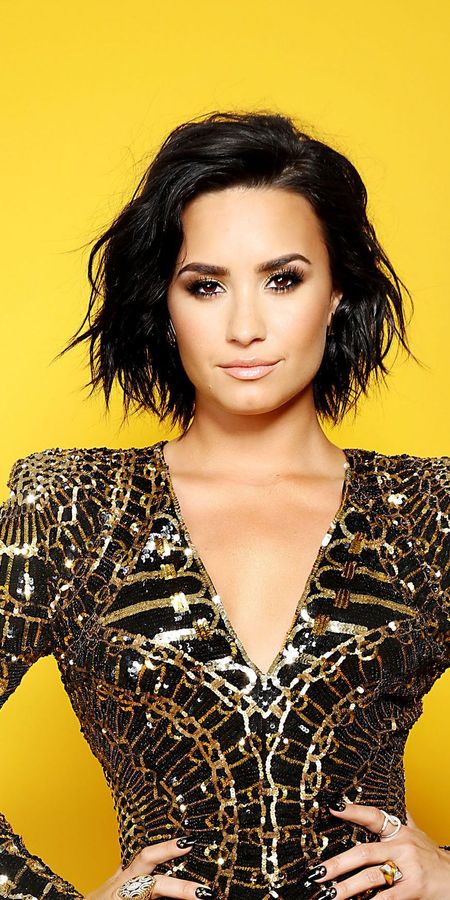 Phone wallpaper: Music, Smile, Singer, Brown Eyes, Black Hair, Short Hair, Demi Lovato free download