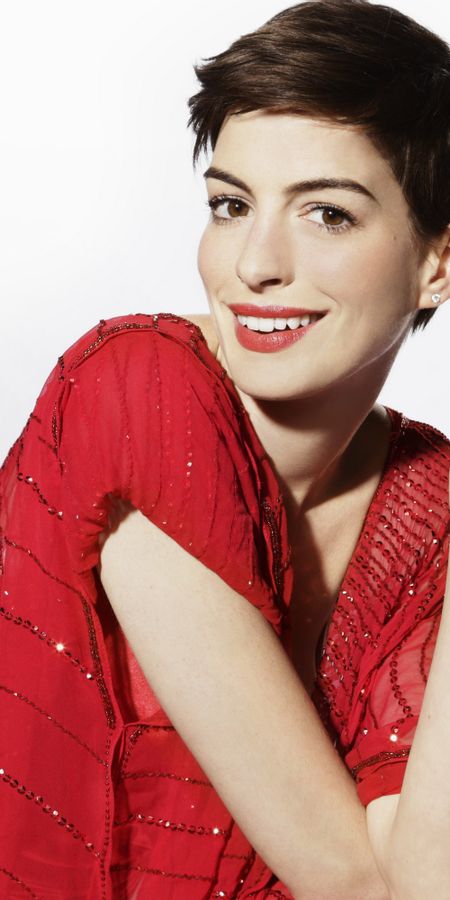 Phone wallpaper: Anne Hathaway, Smile, Brunette, American, Celebrity, Brown Eyes, Short Hair, Actress, Lipstick free download