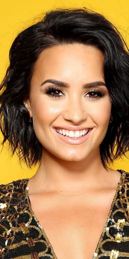 Phone wallpaper: Music, Smile, Singer, American, Brown Eyes, Black Hair, Short Hair, Demi Lovato free download